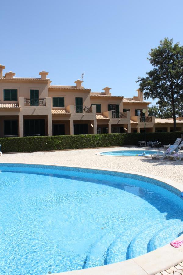 Villa V2 Aa ออยุส ดิ อากวา ภายนอก รูปภาพ